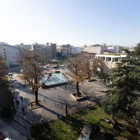 Λάρισα Διαμέρισμα Με Θέα Πλατεία Στο Κέντρο Της Πόλης Apartment ภายนอก รูปภาพ